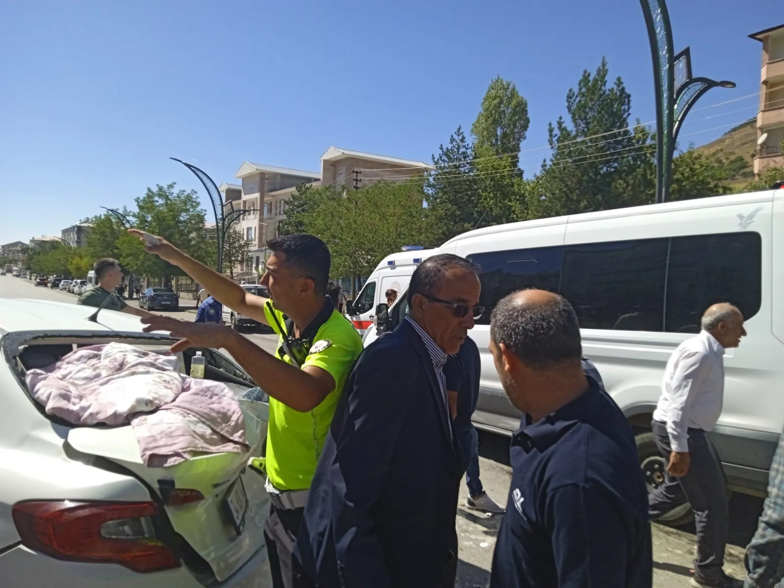 BİNGÖL-SOLHAN KARA YOLUNDA KAZA: 3 YARALI - Fotoğraf Galerisi 2