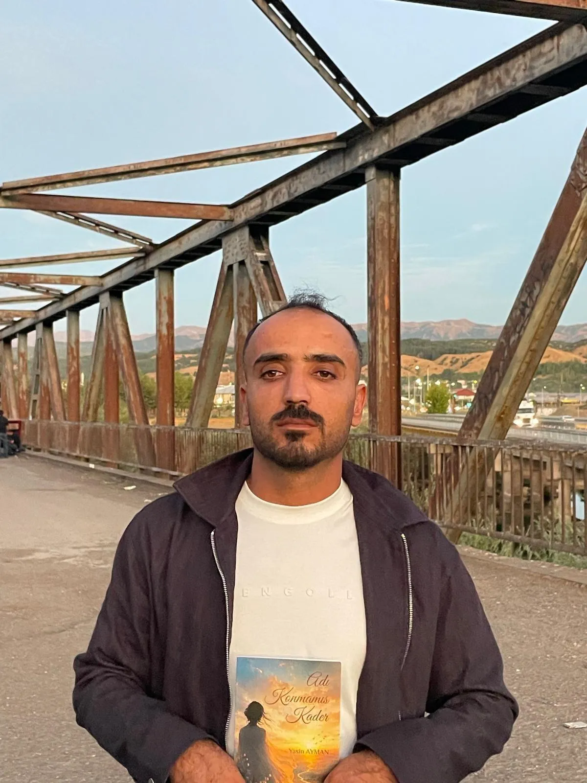 Genç Yazar Yasin Ayman’ın İlk Şiir Kitabı "Adı Konmamış Kader" Okurlarla Buluştu!