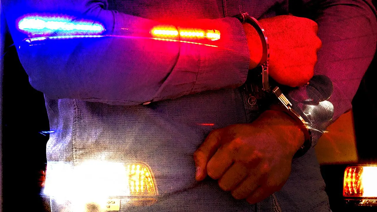 Kırmızı Bültenle Aranan Zehir Taciri Adana'da Kıskıvrak Yakalandı!