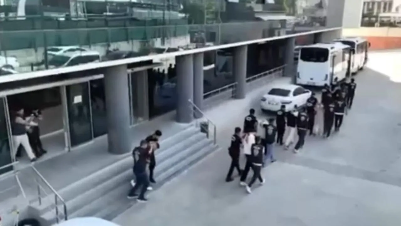 Siber suçlara büyük operasyon! 37 tutuklama, 77 gözaltı
