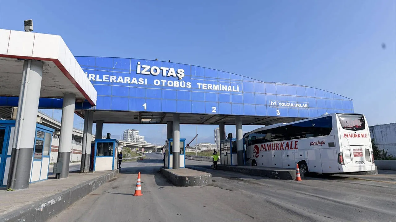 İzmir Otogarı'nda Tarihi Karar: İşletme Belediye Şirketlerine Emanet!