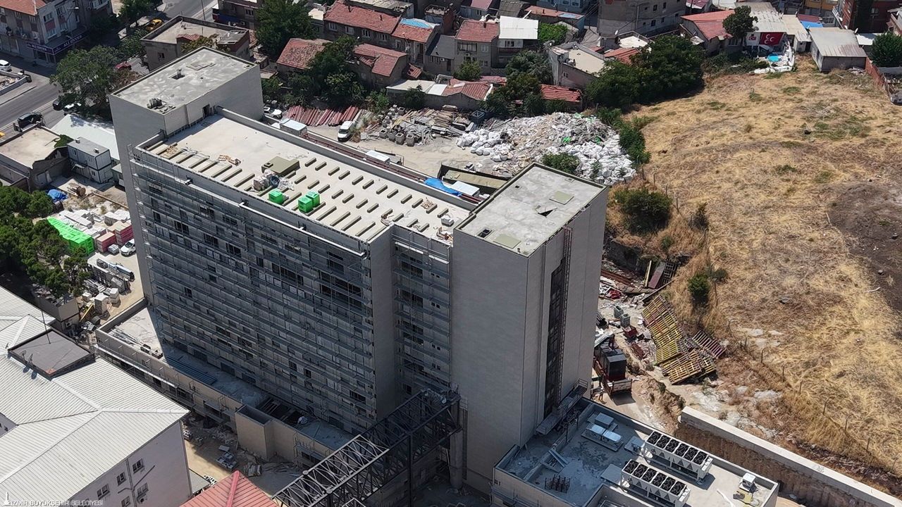 İzmir'de dev sağlık yatırımı: Eşrefpaşa'nın yeni binası 2027'de kapılarını açıyor!