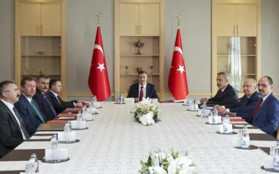 Aziz İhsan Aktaş davasında karar: Örgütten beraat, rüşvete hapis!