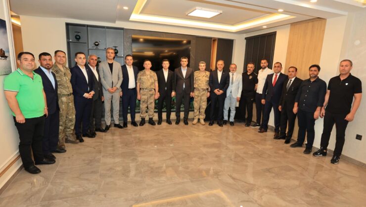 Kayseri İl Jandarma Komutanı Yeşilyurt’a Bingöl’de Veda Yemeği