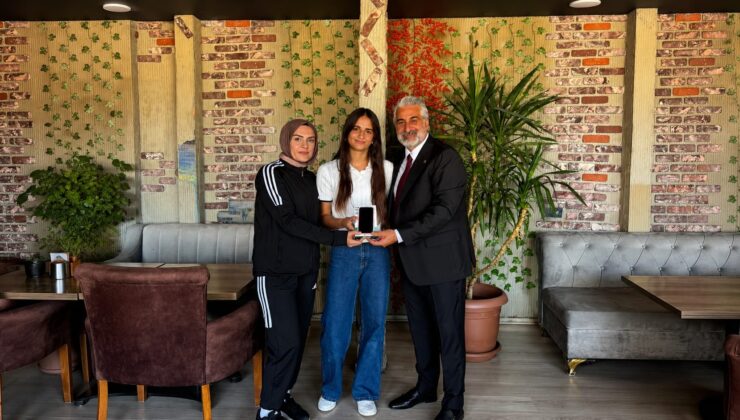 Avrupa Üçüncüsü Rümeysa’ya Anlamlı Ödül: Metin Keskin’den Genç Şampiyona Destek