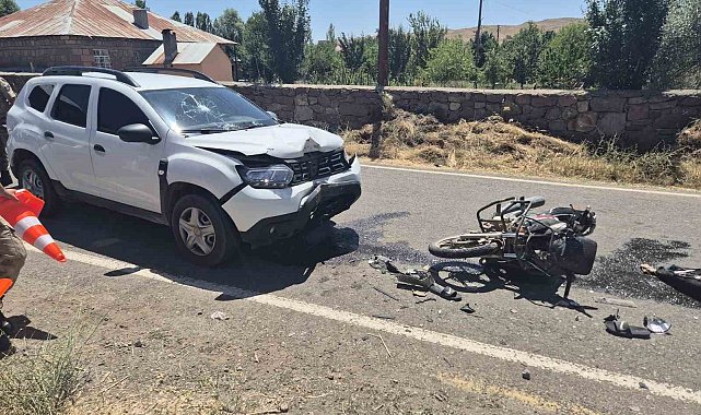 Bingöl’de Otomobil ile Motosikletin Çarpıştığı Kazada 3 Kişi Yaralandı